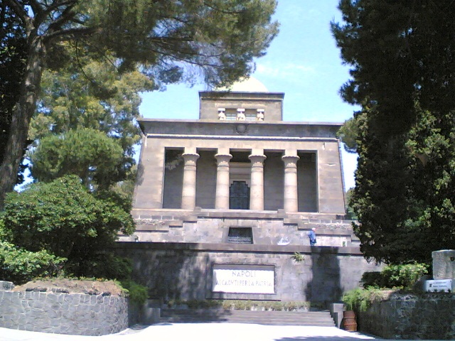 004 - Mausoleo Schilizzi.jpg