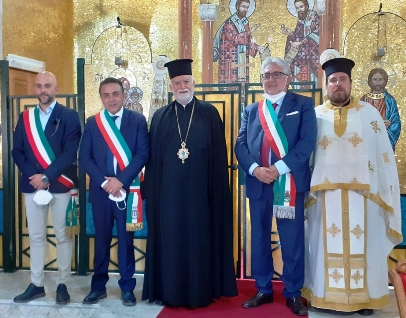 San Cosmo albanese sindaci e vescovo.jpg