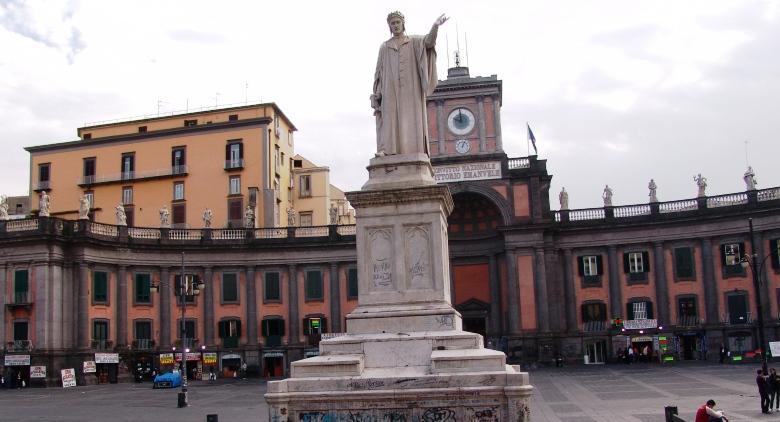 aa fig. 11 - Tito Angelini - Statua di Dante Alighieri.jpg