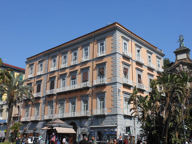aa fig. 16 - Palazzo Rinuccini Napoli.JPG