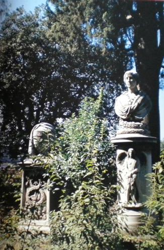 07 - Monumenti alla deriva - Napoli, cimitero degli inglesi.jpg