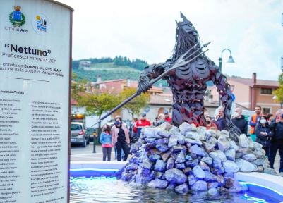 Acri - Statua in piazza Matteotti.jpeg