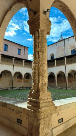 Archivio_chiostro_CS.jpg