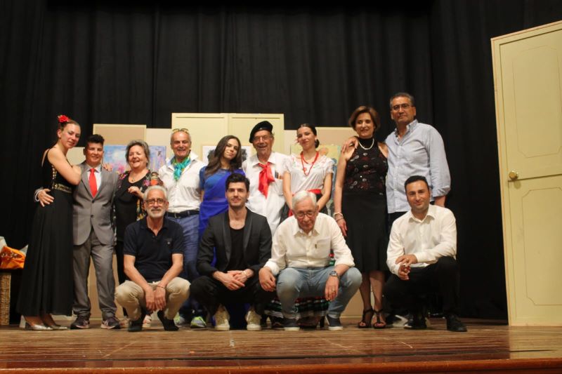 Cast commedia.jpg
