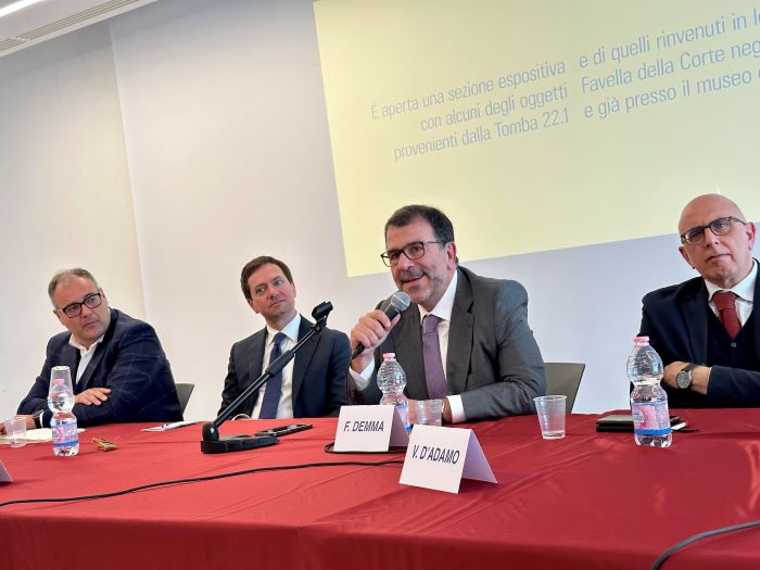 Conferenza Direttore Demma.jpg