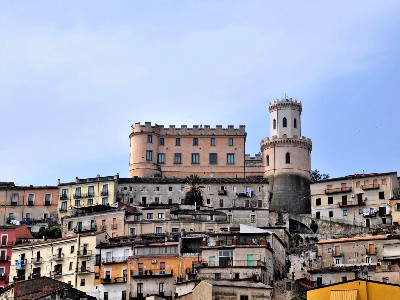 Corigliano.Veduta con castello.jpg