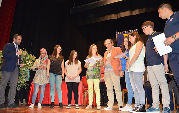 Giovani premiati in una precedente edizione.jpg