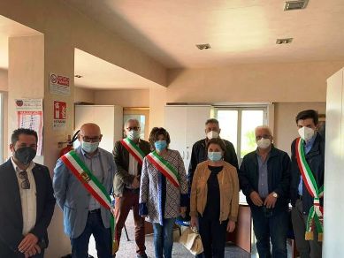I sindaci nella sede di Trebisacce dell'ANAS.jpg