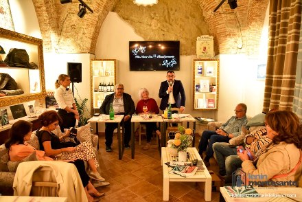 MONDONAUTA-EMPORIUMCAFE.jpg