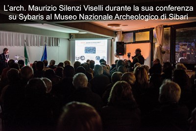 Maurizio Silenzi Viselli architetto nella sua conferenza su Sybaris