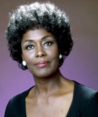 Shirley Verret.jpg