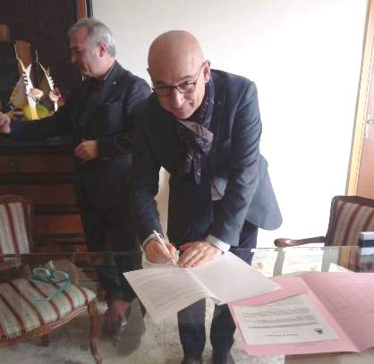 Trebisacce Mundo firma.jpg