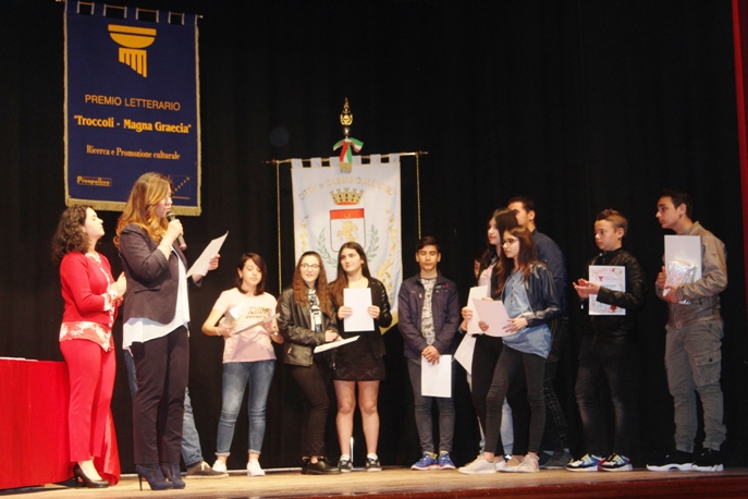 Un gruppo di studenti premiati (ed. 2019).JPG
