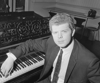 Van_Cliburn_1966b.jpg