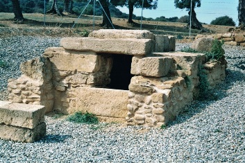 brettii tomba.jpg