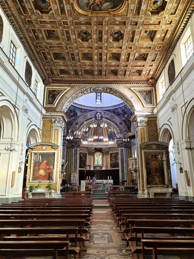 c fig. 8 -  Interno della chiesa.jpg