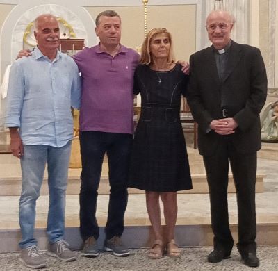 da sn Mimmo Berlingier, don Alessio, Isabella Ventrice e mons Pino De Simone.jpg