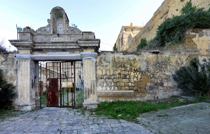 fig. 12 - Carcere-borbonico ingresso.jpg