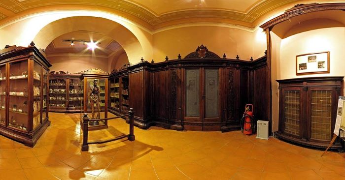 fig. 13 - Parte centrale del museo anatomico.jpg