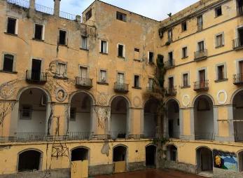 fig. 8 - Cortile della struttura.jpg