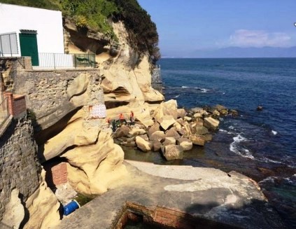 fig. 9 - Il mare che lambisce il parco Sud Italia.jpg