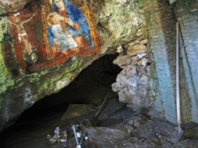 giustrat_grotta.jpg