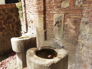 la fontana du palazz.jpg