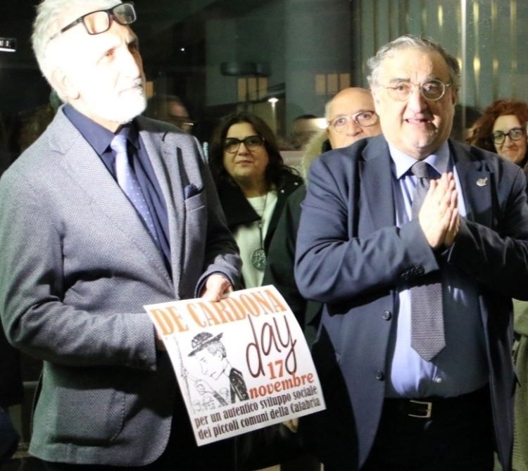 logo De Cardona Day.jpg