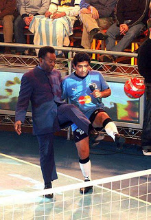 maradona e pele.jpg