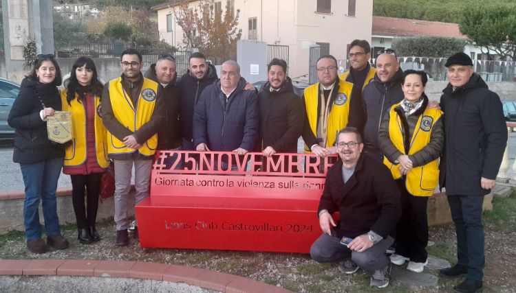 panchina rossa frascineto.jpg