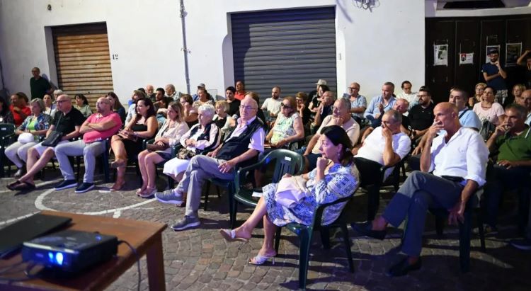 pazzano-presentazione-del-libro-di-elia-fiorenza-2.jpg