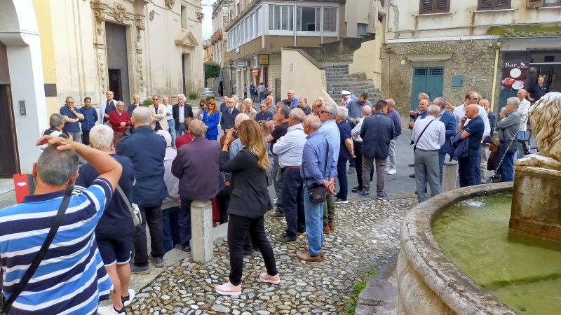 pubblico di fedeli.jpg