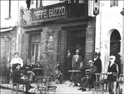 rogliano bar.jpg