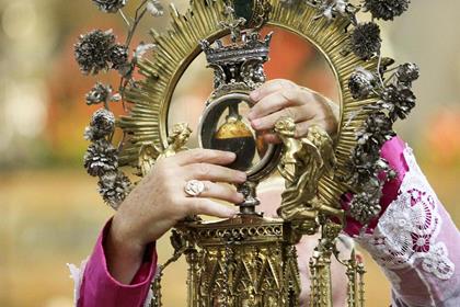 san-gennaro-ampolla-sangue.jpg