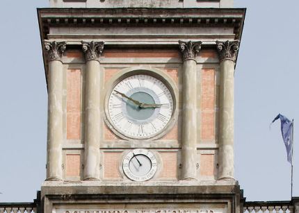 tav. 1  - L' equazione del tempo.Foro Carolino in piazza Dante, Napoli.jpg