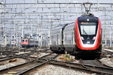 treno svizzero.jpg