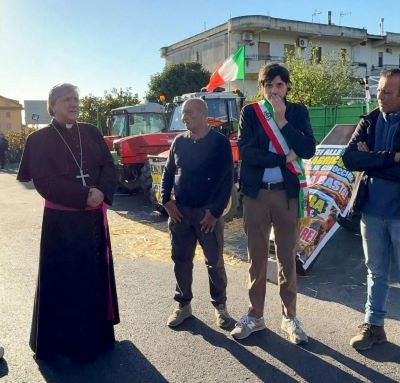vescovo-sindaco-cerchiara.jpg