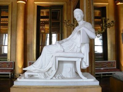 zzz - fig. 6 - Statua di Letizia Bonaparte.jpg